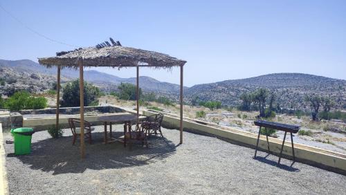 Wadi Bani Kharus Hotel | Al Hoota rest house