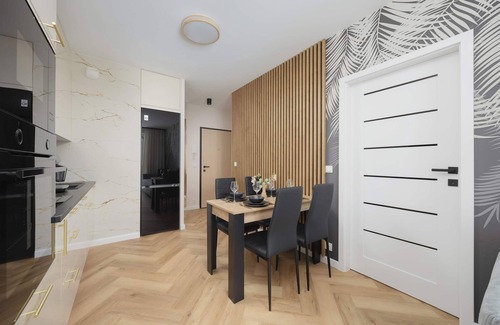 Wlochy House | Al. Jerozolimskie 190 | Warsaw | Beige Apartment | Parking