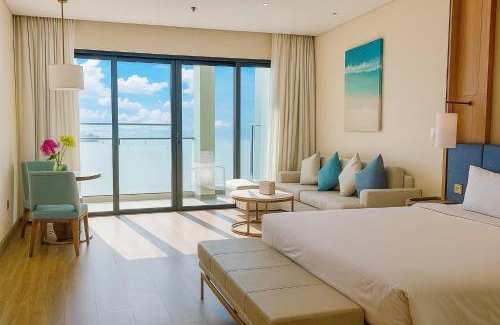Ha Long Apartment | Alacarte condo - right on beach - high floor