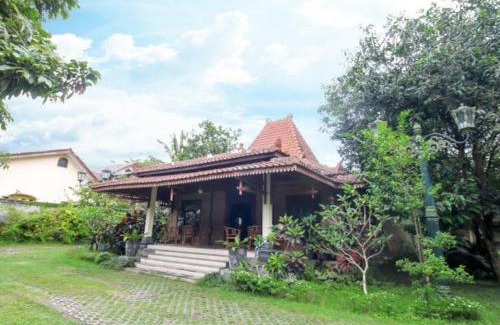 Depok House | Alam Jogja Resort Mitra RedDoorz