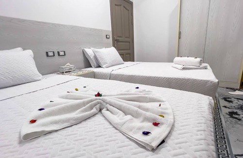 Giza Hotel | Alaska Pyramids view