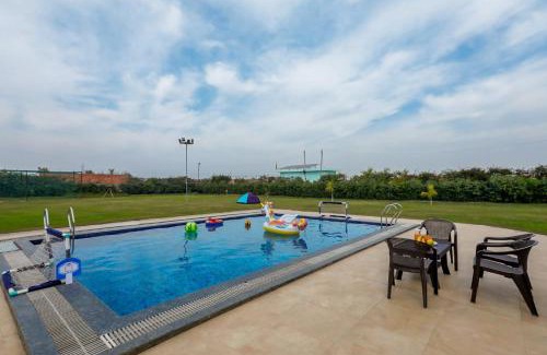 Bansur Villa | Alaya Stays 3 BHK Farmhouse wit Pvt Pool & Garden - Anantara