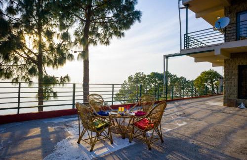 Kasauli Villa | Alaya Stays Pine View Cottage - 3 BHK Himalayan Retreat with Scenic Views