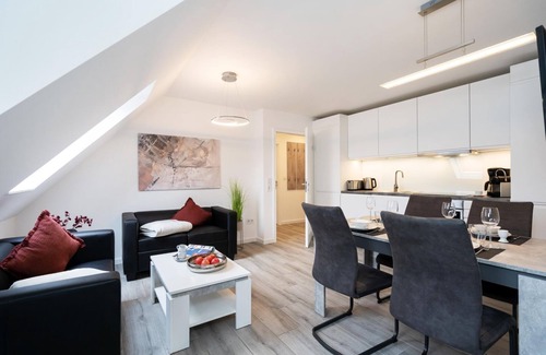 Tinnum Apartment | Albatros OG - Modern 3-room app. for 4 pers. with parking space, WLAN,