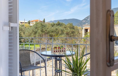 Ipsos Apartment | Albatross Studio by Konnect, Ipsos