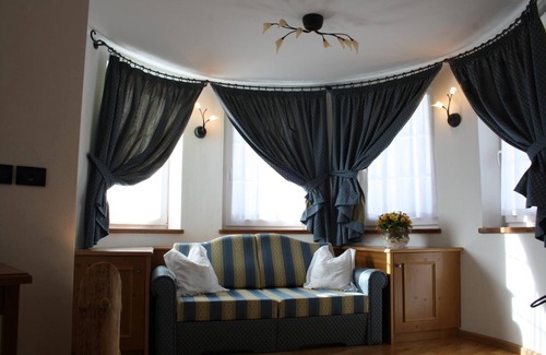 Livinallongo del Col di Lana Hotel | Albergo Ristorante La Baita