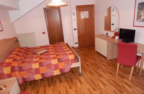 Roncone Hotel | Albergo Ginevra