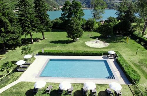 Padergnone Hotel | Albergo Miralaghi