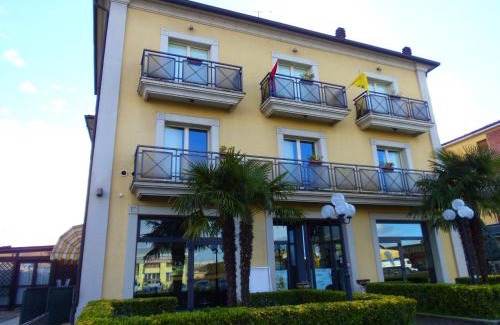 Bazzano Hotel | Albergo Sirena