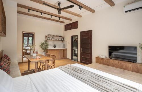 Hai Ba Trung Apartment | ALBERTLEVY Vintage Housing-City Centre-Jacuzzi-Late Check out