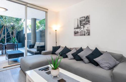 Albion Apartment | Albion Stay Spacious Patio, Pool & Near Transport