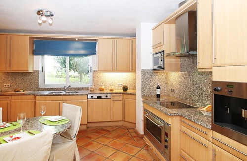 Montechoro Villa | Albufeira Heatable Pool & Private BBQ