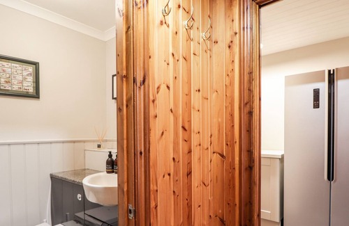 Invergarry Cottage | ALDERNAIG MILL, family friendly, with open fire in Invergarry