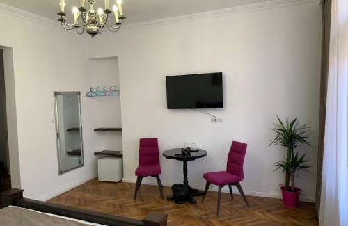 Campulung House | Aleea Teilor