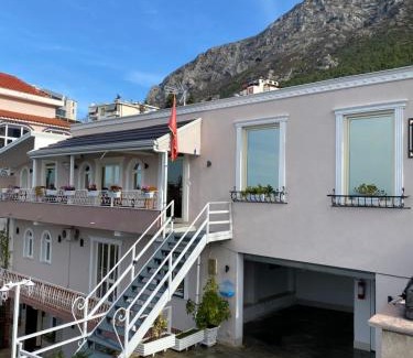 Kruje Bed & Breakfast | Alesio Guest House