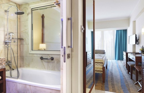 Paphos Hotel | Alexander The Great Beach Hotel