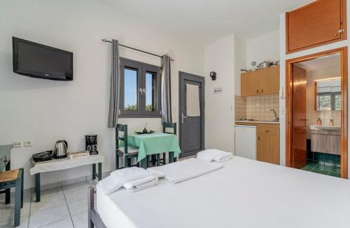 Plaka House | Alexandros beach house in Plaka Elounda