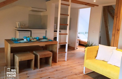 Santa Maria Maior Apartment | Alfama (CASTELO/Miradouro St.Luzia) - Duplex with AC - river/neighborhood view - up to 6 PAX