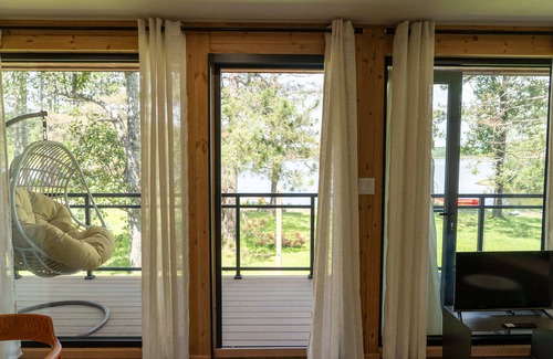 South Algonquin Cabin | Algonquin's Edge Resort | Waterview 4