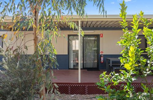 Ross Hotel | Alice Village