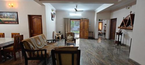 Thrissur Villa | Alite Posh 4 BHK Villa in Thrissur Town