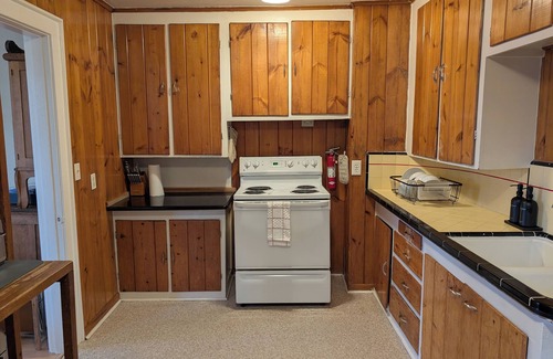 Alki House | Alki Coastal Charm: Stunning Views, Steps to Beach