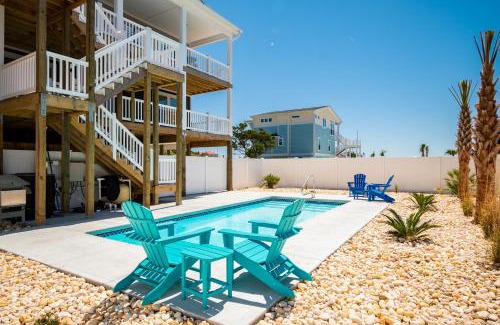 Yaupon Beach House | All Decked Out by Oak Island Accommodations