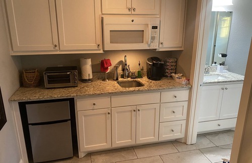 Breezy Heights Apartment | All the amenities of a resort with all the comforts of home