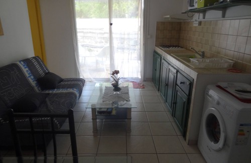 Saint-Leu Apartment | all the seaside pleasures at a very affordable price.