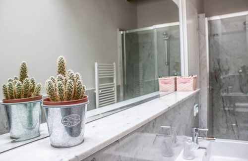 Maggiana House | Alla Torre del Barbarossa B&B Foresteria