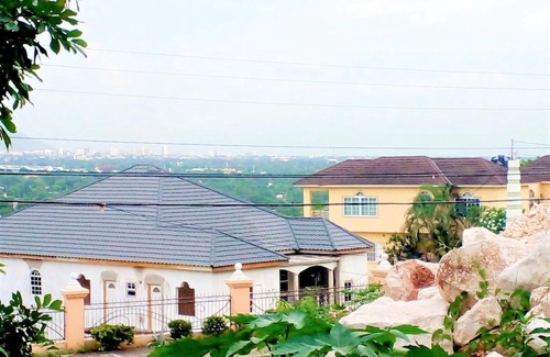 Saint Andrew Apartment | Allen Guest House