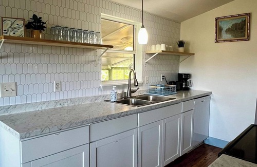 Alligator Point House | Alligator Point & Paddle. Pond home- Short walk to the beach.