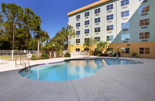 McGregor Hotel | Allure Suites of Fort Myers