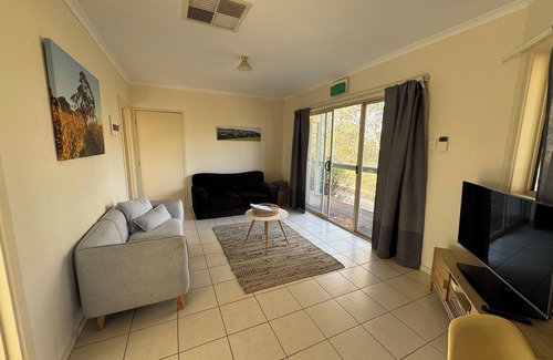 Yankalilla Villa | Allusion Farmstay & Vineyard- Unit Cab Sav