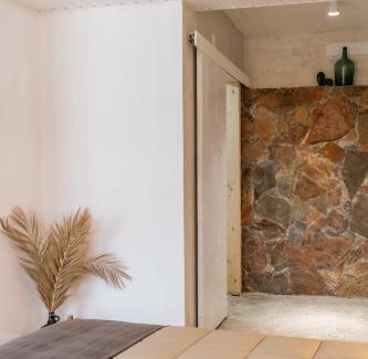 Olalhas House | Alma-Rio Room 3 by Mycelia