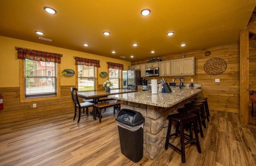 Gatlinburg Ski Chalet | Almost Heaven