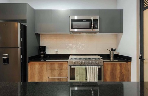 Roma Sur Apartment | ALOHA Amazing 2-BR Condo with Private Terrace
