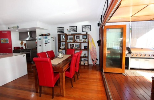 Dicky Beach House | Aloha from Moffat Beach