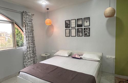 Koregaon Park Apartment | Aloha:Pvt BR with Huge Terrace Jacuzzi Lake view