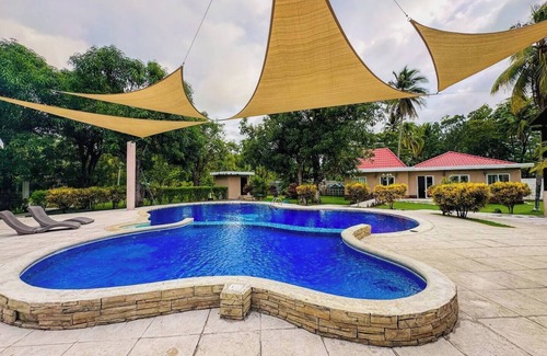 Pacific Coast Villa | Alojamiento Masagua Escuintla con Piscina y granja