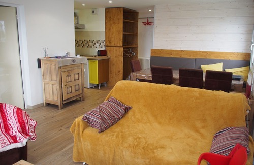 Eclose-Ouest Apartment | Alpe - d ’huez 3 Bedroom Apartment 70 m² Balcony Mountain View Garage