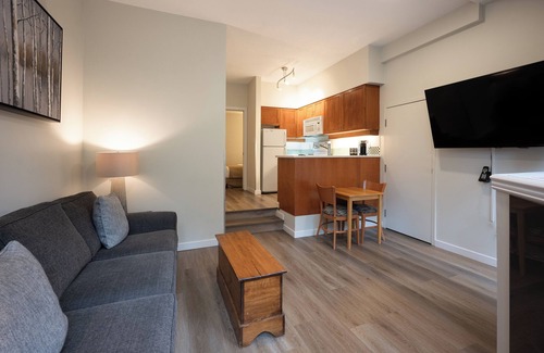 Village North Condo | Alpenglow Lodge Snooze Studio with Den by MVA