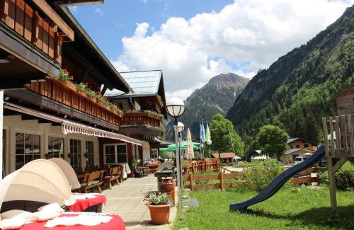 Mittelberg Hotel | Alpenhotel Widderstein