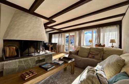 Zweisimmen Nr Gstaad Apartment | Alpine Chalet Nestled in the Heart of Gstaad