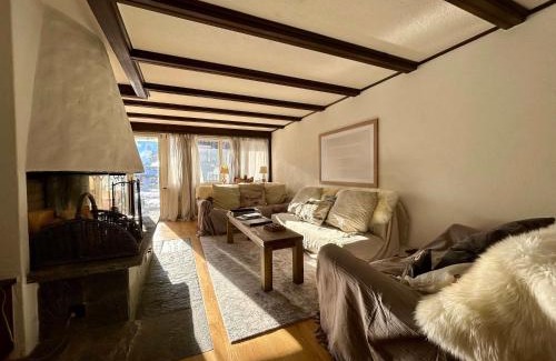 Zweisimmen Nr Gstaad Apartment | Alpine Chalet Nestled in the Heart of Gstaad