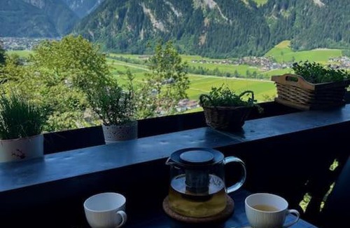 Eckartau Apartment | Alpine cottage with exceptional view