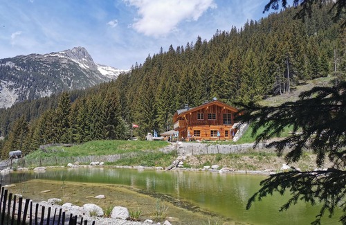 Elbigenalp Apartment | Alpine style mountain apartment Aui with a fantastic view of the mountains and the Lech Valley