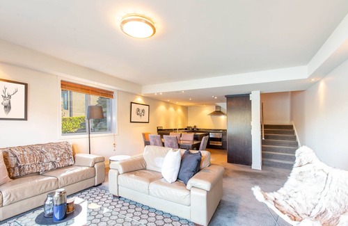 Queenstown Apartment | Alpine Village Hamlet