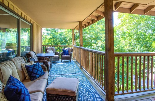 Blowing Rock Cottage | Alpine Walking Distance To App Ski 2 Bedroom Cottage by Redawning