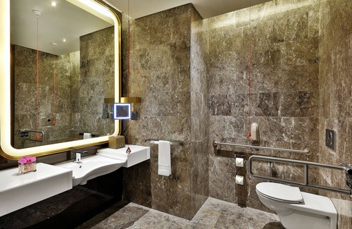 Al Rayyan Hotel | AlRayyan Hotel Doha, Curio Collection by Hilton